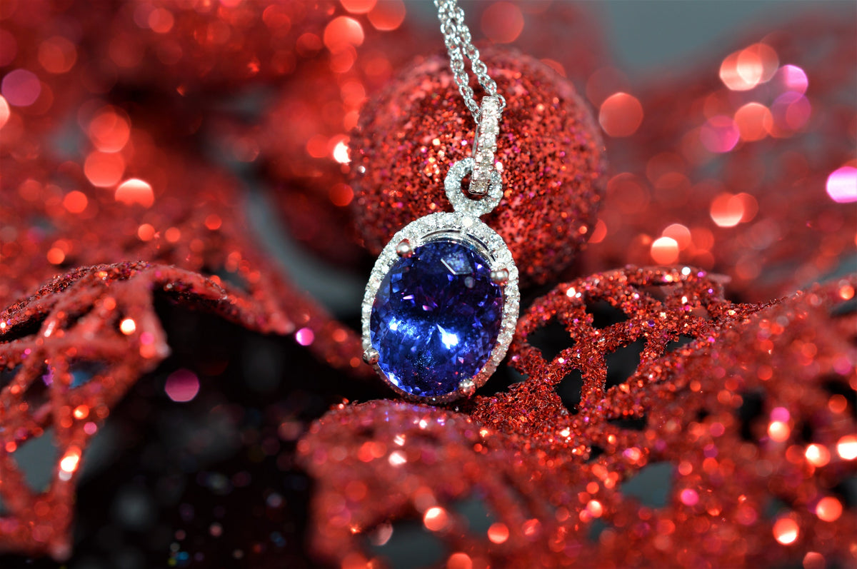 18K White Gold Oval Tanzanite And Round Diamond Pendant
