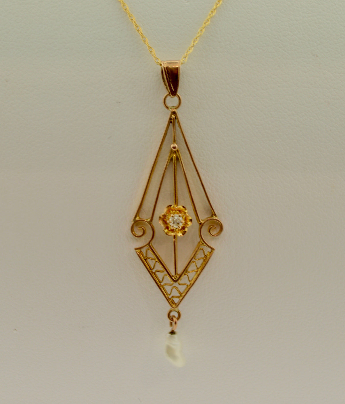 10K Yellow Gold Antique Diamond and Pearl Lavalier Necklace