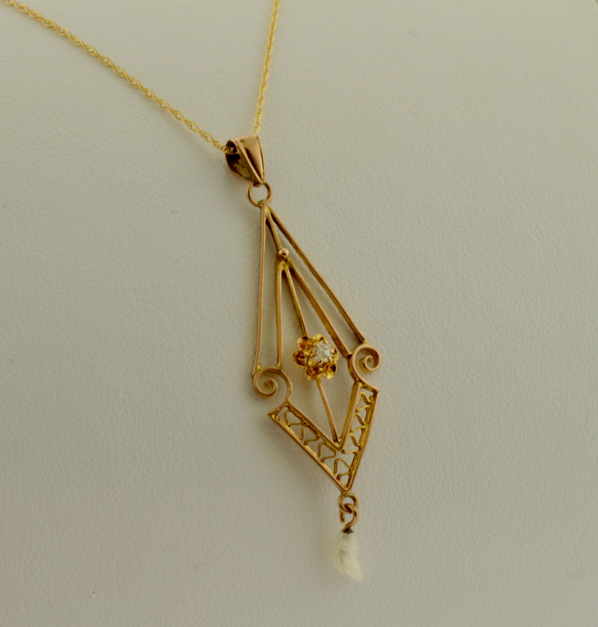10K Yellow Gold Antique Diamond and Pearl Lavalier Necklace