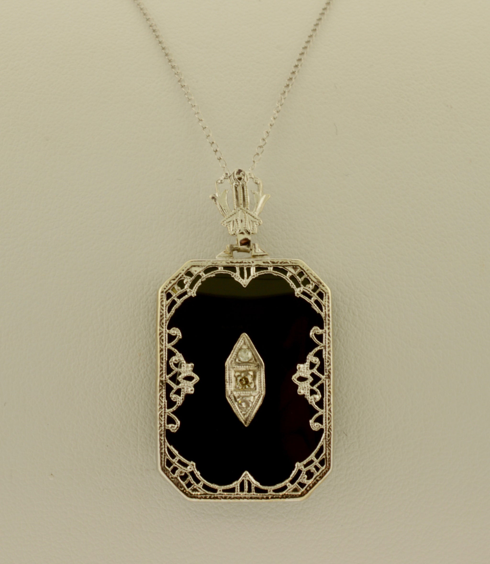 Antique black hotsell onyx necklace