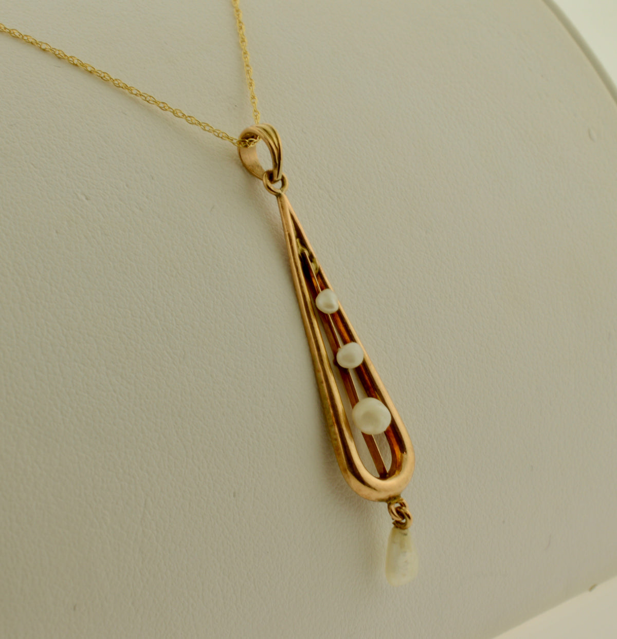 10K Yellow Gold Antique Pearl Tear Drop Lavalier Necklace