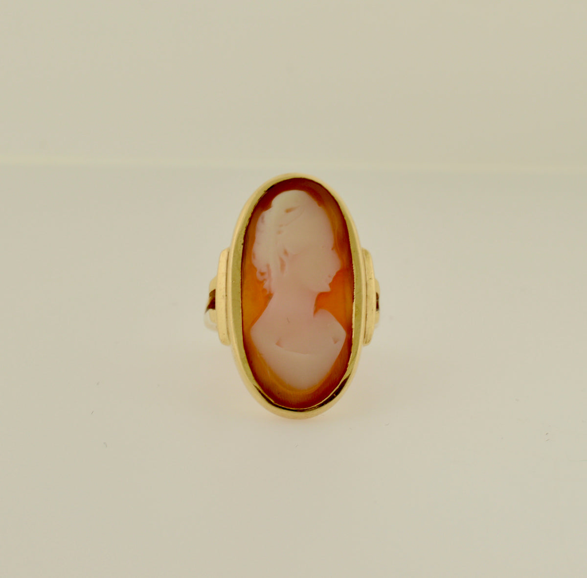 10K Yellow Gold Antique Elongated Shell Cameo Gold Ring