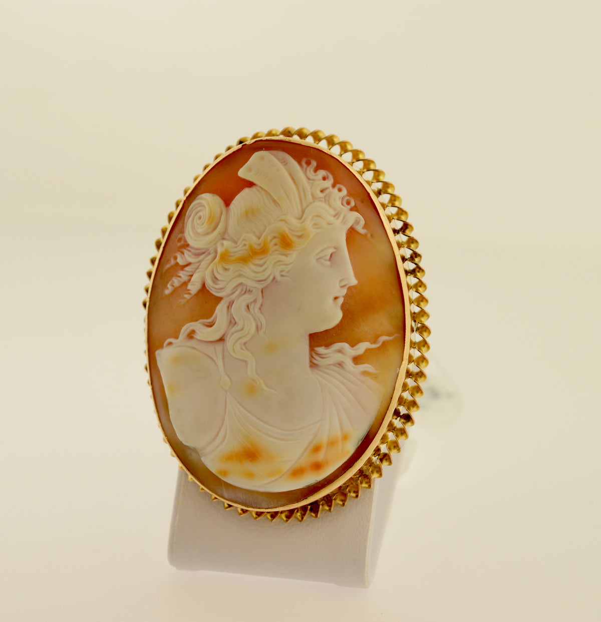 10K and 14K Yellow Gold Oval Shell Cameo Pendant/Brooch