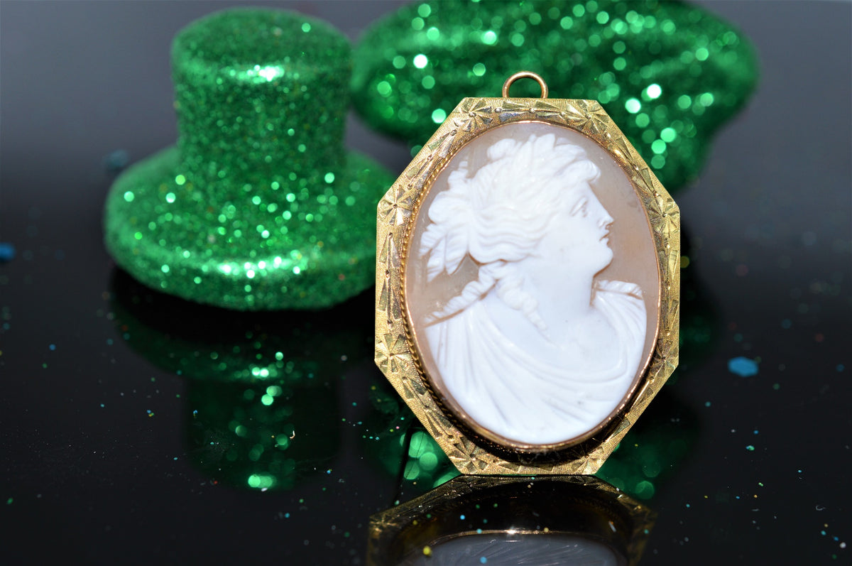 10K Antique Shell Cameo Gold Brooch/Pendant, Engraved Frame