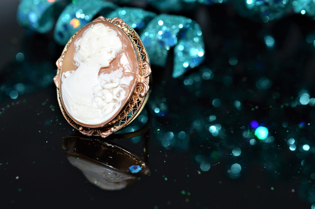 14K Yellow and Rose Gold Large Oval Shell Cameo Ring