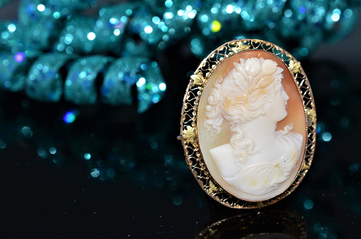 14K Yellow And Green Gold Antique Shell Cameo Pin/Pendant