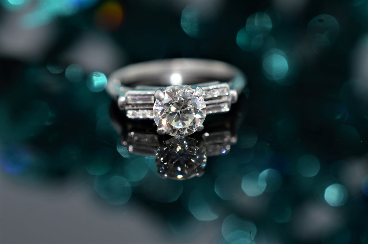 Ladies Platinum Art Deco Style Diamond Ring with 9 Diamonds